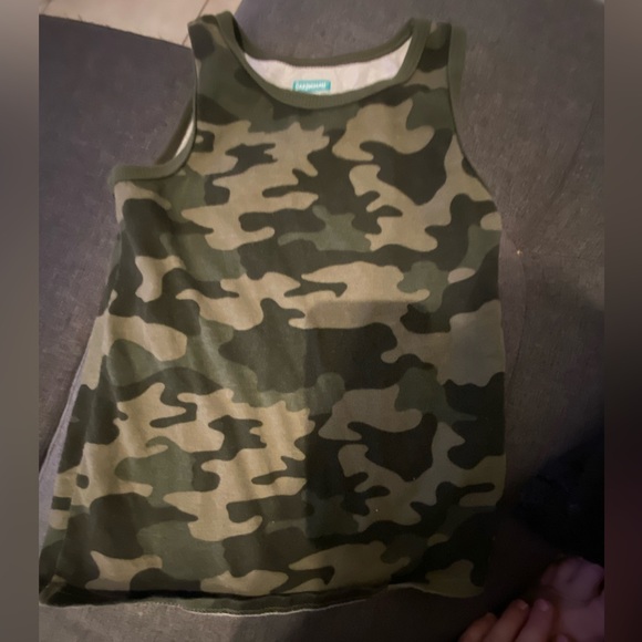 Boys 5T Army tank. Worn 1x - Picture 1 of 2